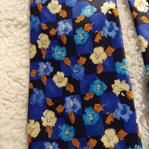 Givenchy Selection Couture #0210 100% Silk Showy Blue Rose Gentlemans Tie - Picture 3 of 9